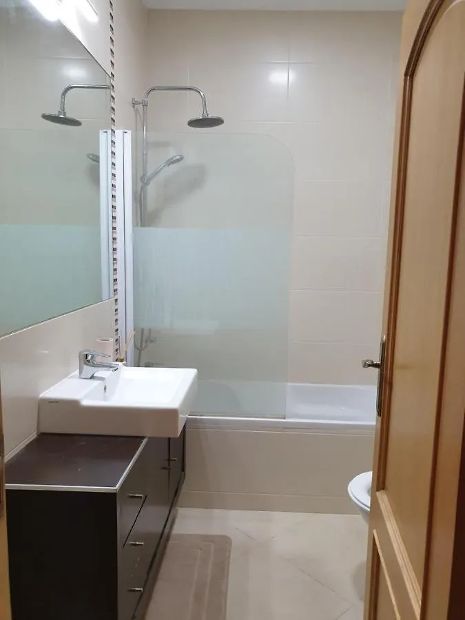 Oura Beach T1 Apartment Coral , Close To The Strip, Swimming Pool, Wi Fi, A/C Albufeira